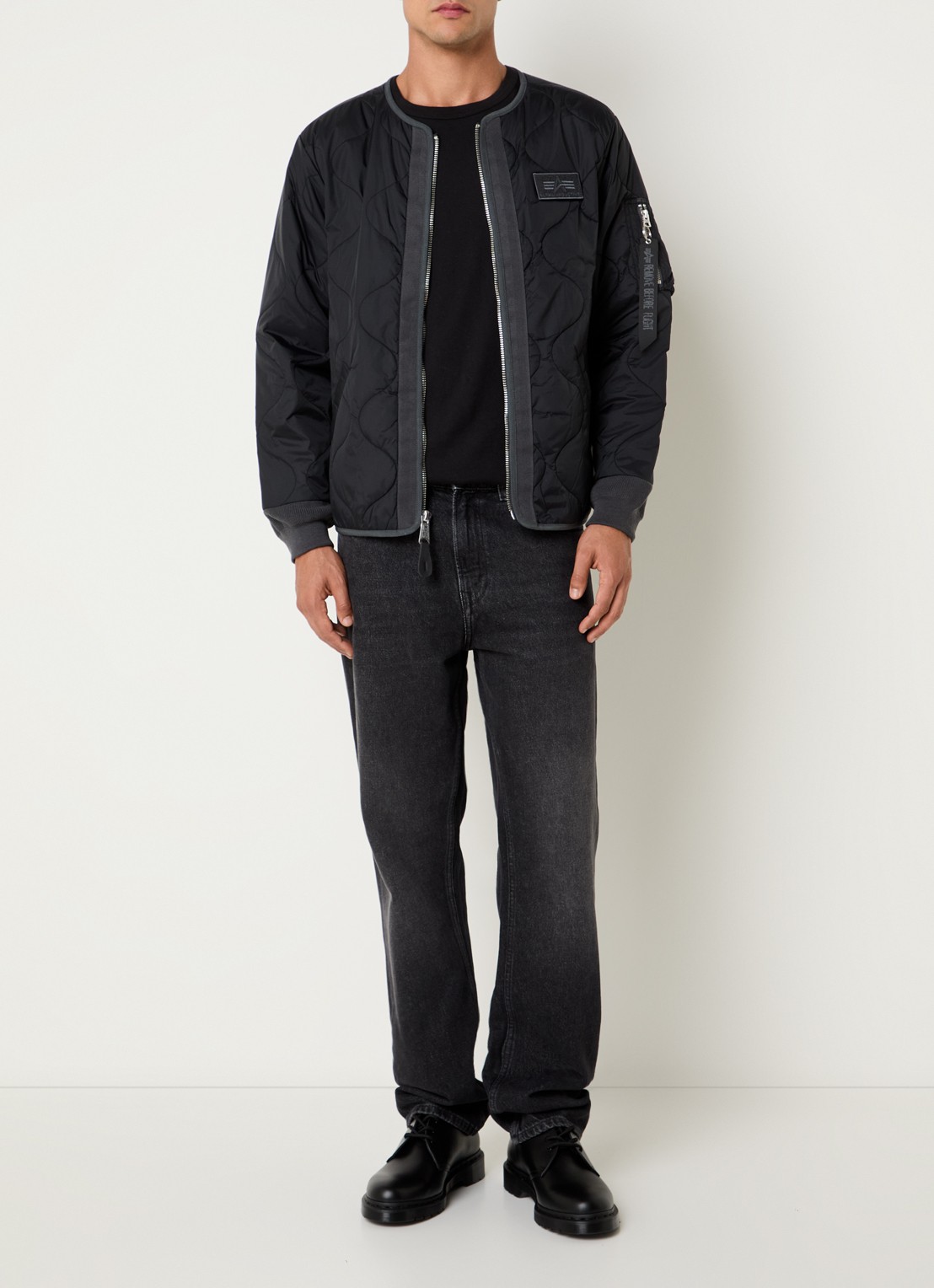 Alpha Industries Q-1 gewatteerd jack met steekzakken - voorkant 4 zwart