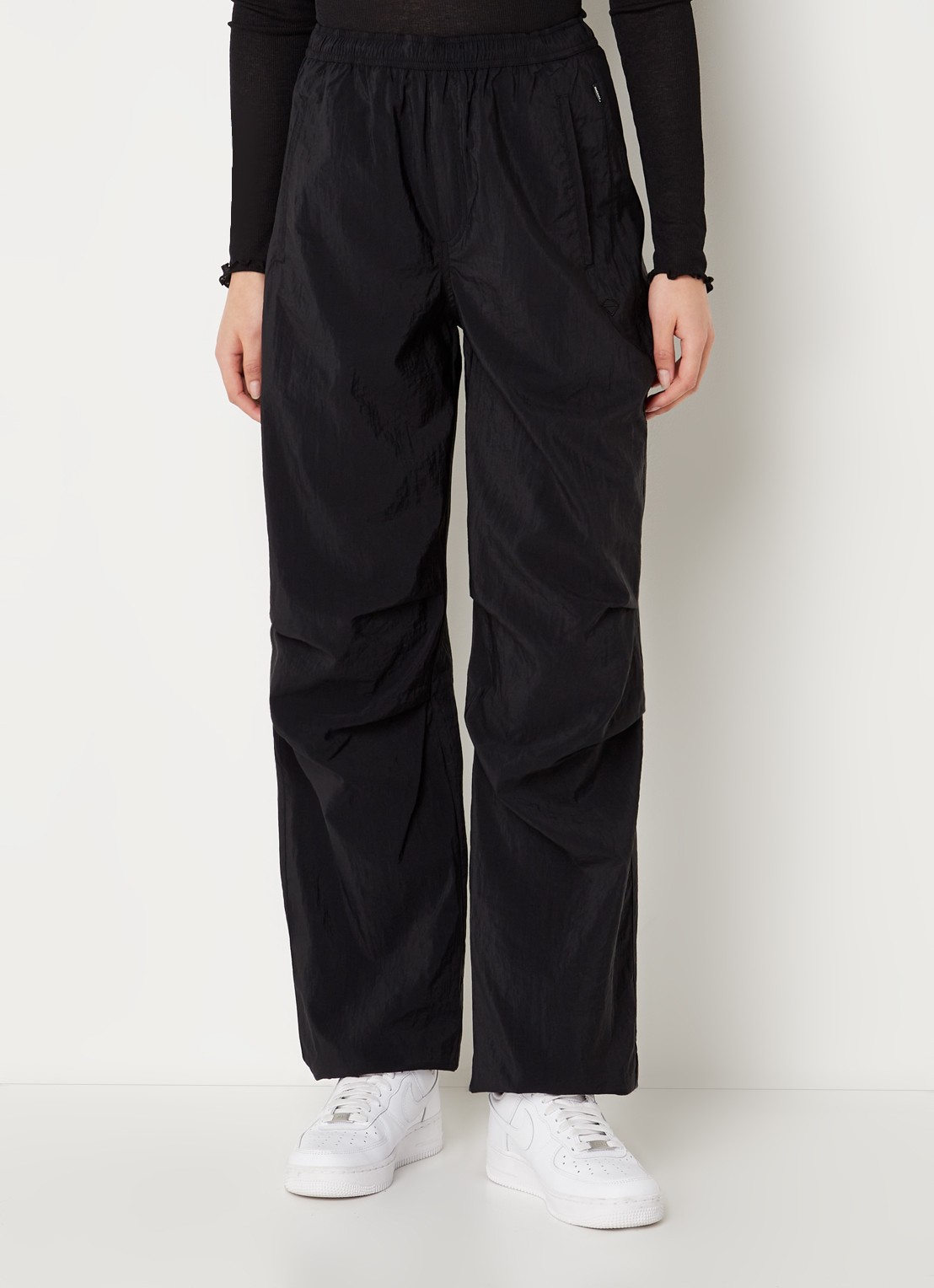 America Today Paola high waist tapered fit broek met plooidetail - detail 2 zwart