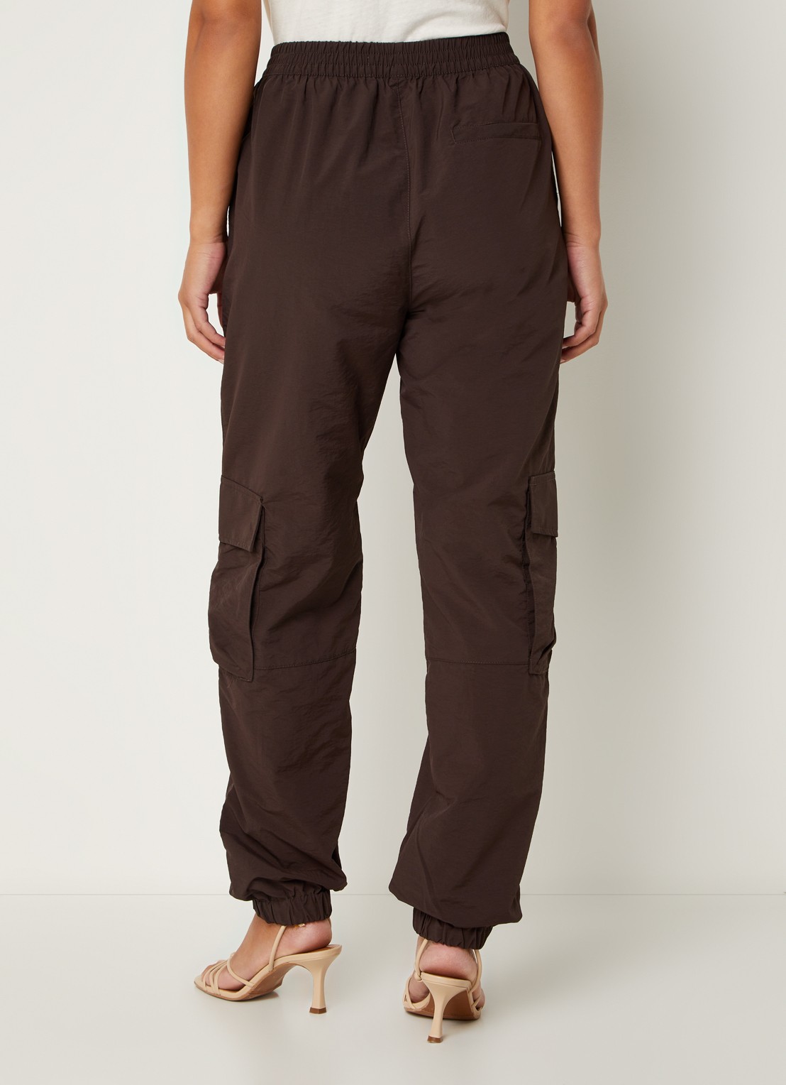 America Today Perry high waist tapered fit cargobroek  - achterkant 4 bruin