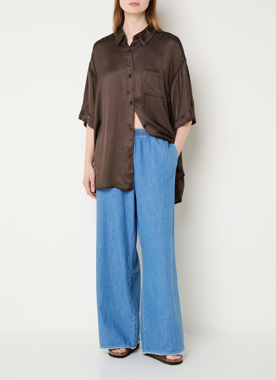 American Vintage Bovalow blouse van satijn - voorkant 2 donkerbruin