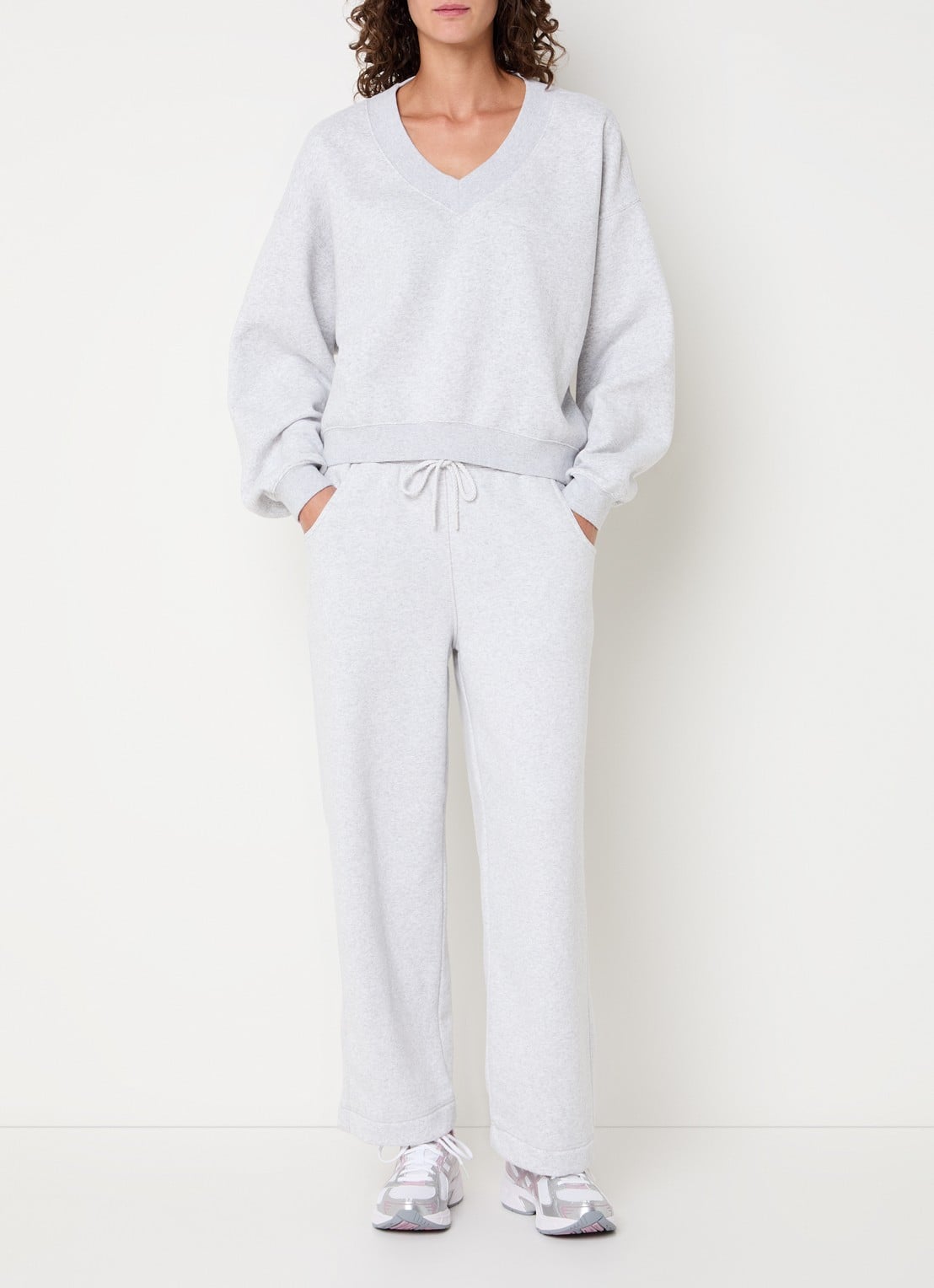 American Vintage Chine sweater met V-hals - voorkant 3 grijsmele