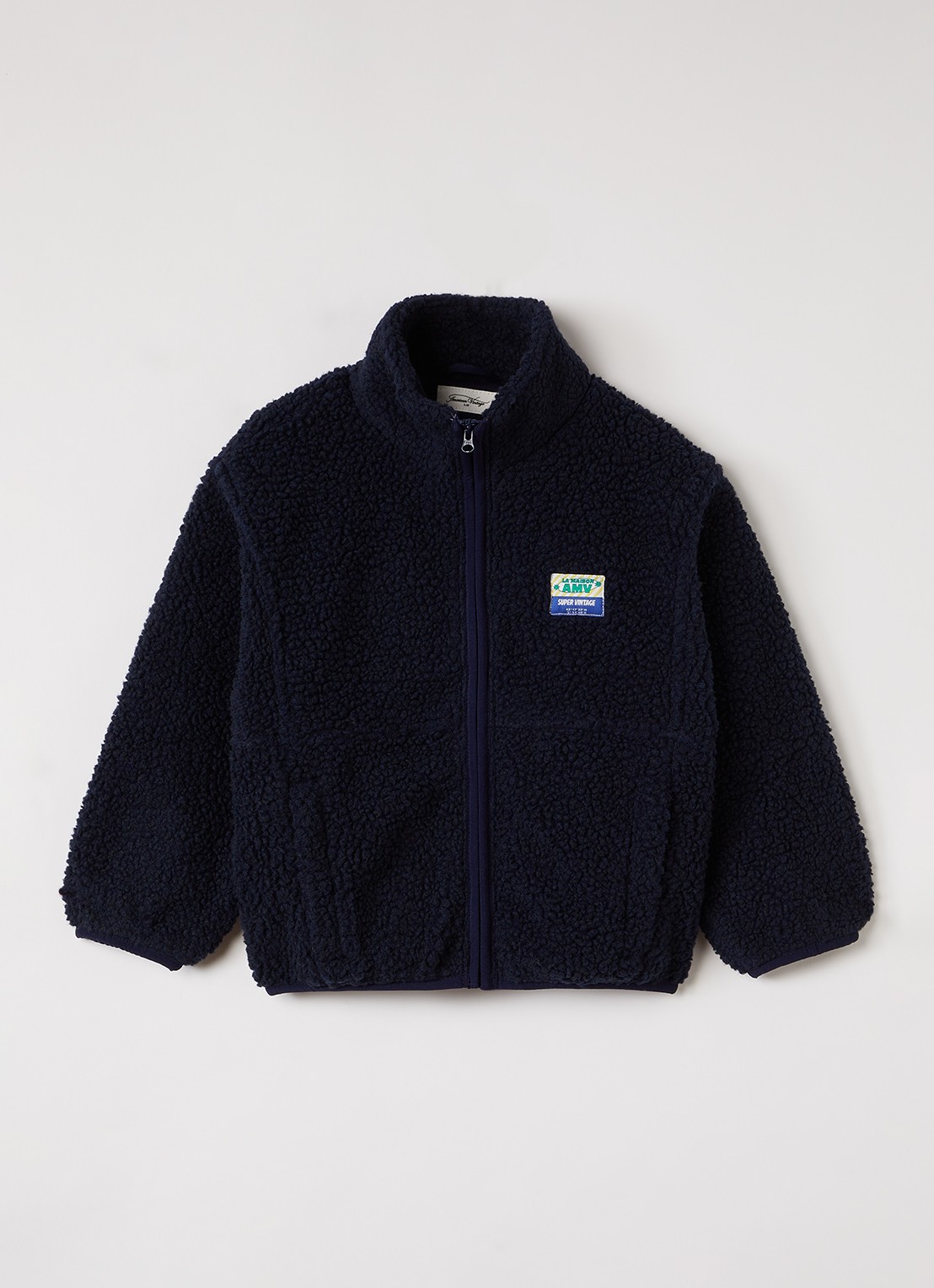 American Vintage Hoktown vest van teddy met logo - voorkant donkerblauw