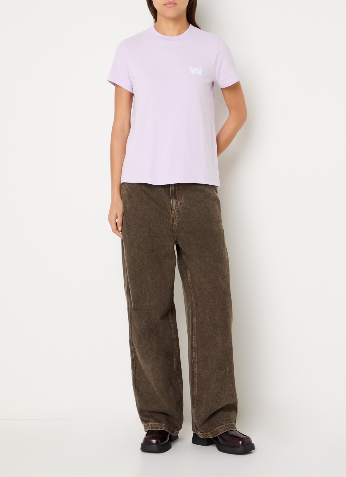 American Vintage Lilas T-shirt met logo - voorkant 2 lila
