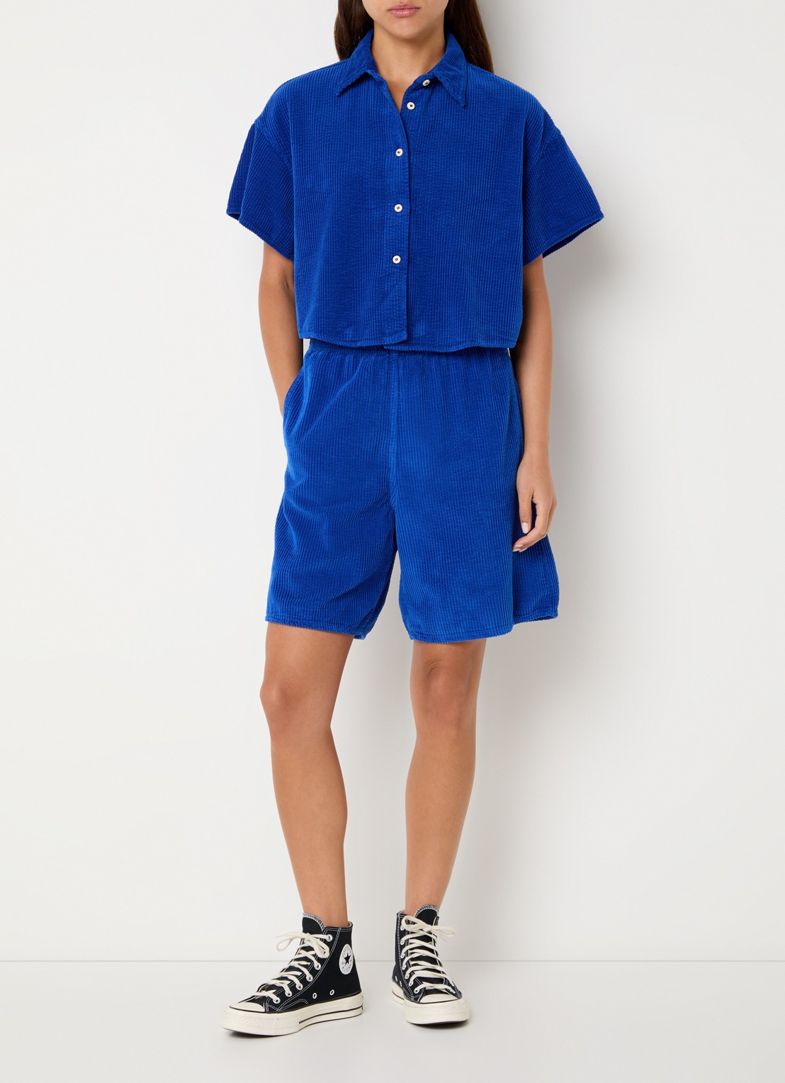 American Vintage Padow cropped blouse van corduroy - voorkant 3 kobaltblauw