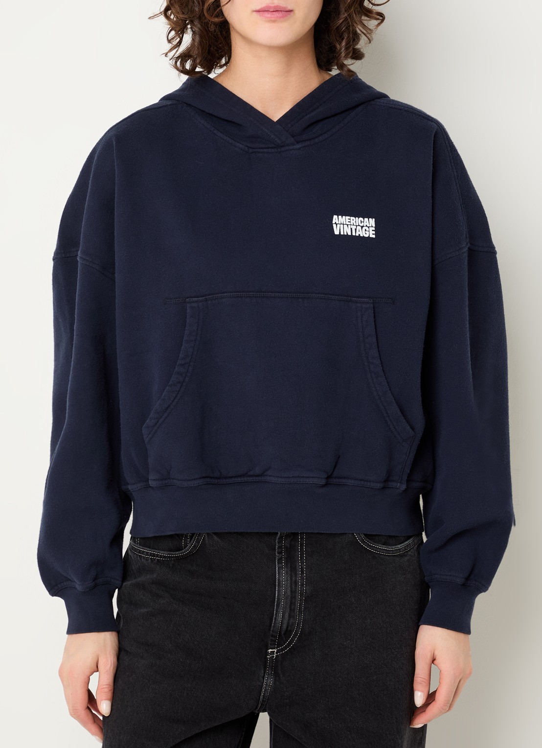American Vintage Plizzy hoodie met logo  - detail donkerblauw