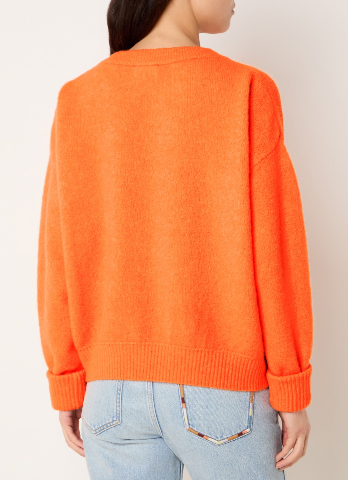 American Vintage Vitow grofgebreide trui in alpaca wolblend - achterkant oranje