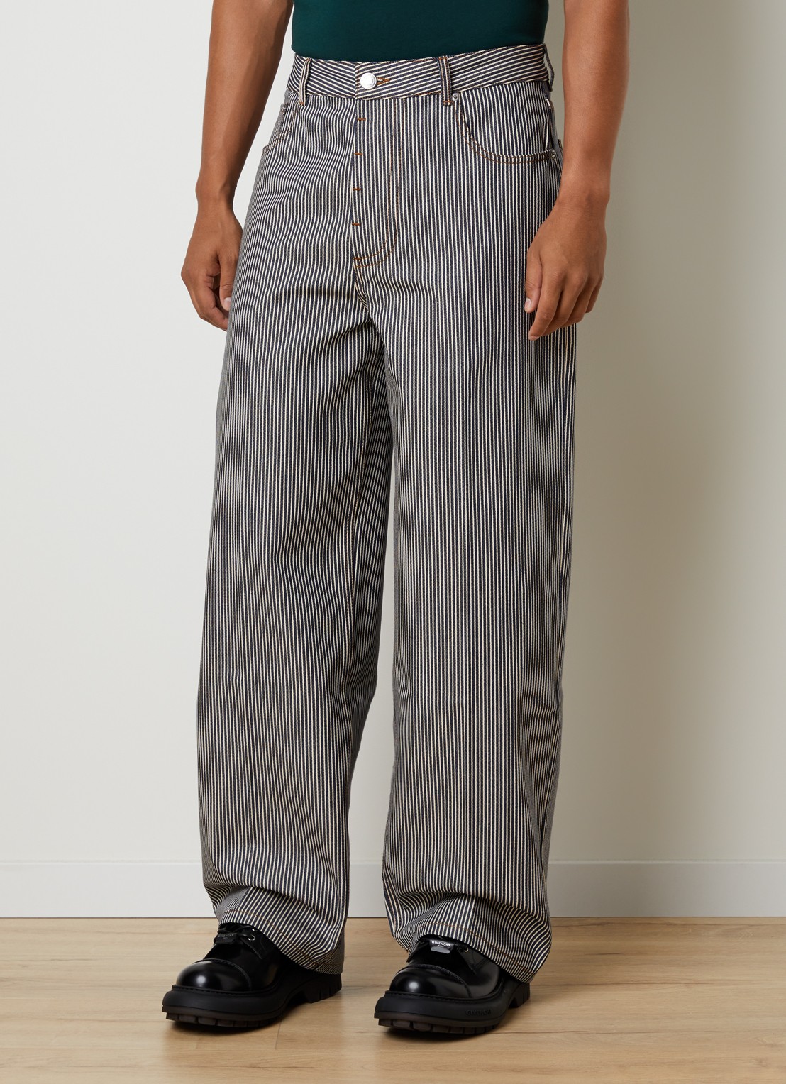 AMI Paris Balloon fit jeans met streepprint - detail indigo