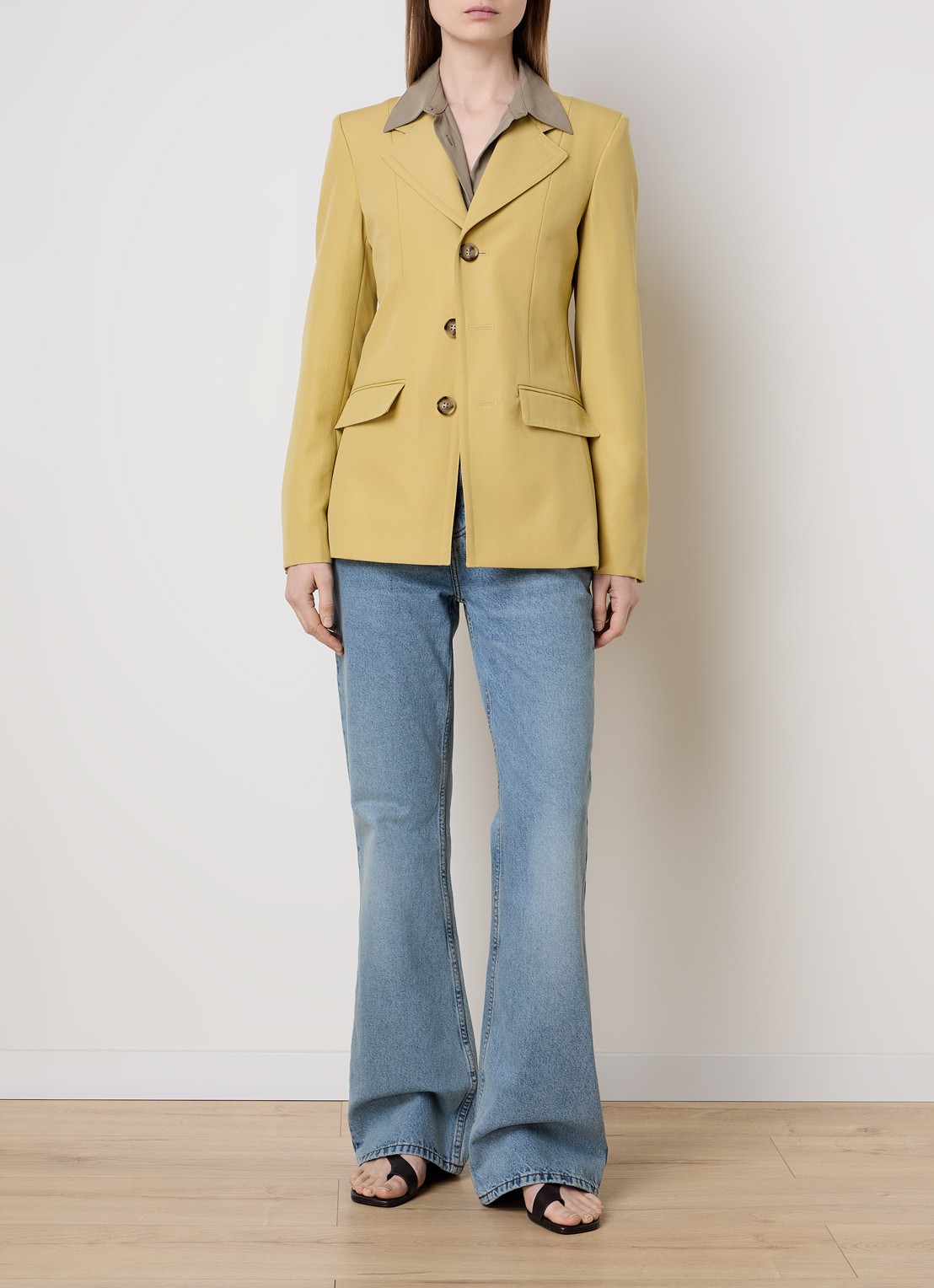 AMI Paris Blazer van scheerwol met klepzakken - voorkant 2 okergeel