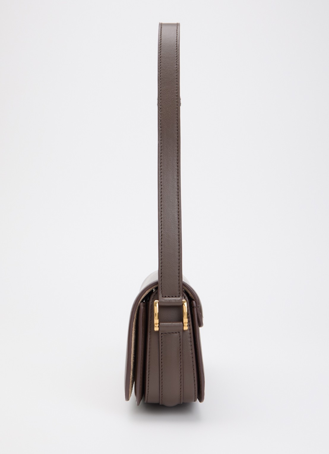 AMI Paris Crossbodytas van leer met verstelbare schouderriem - detail 3 hazelnootbruin