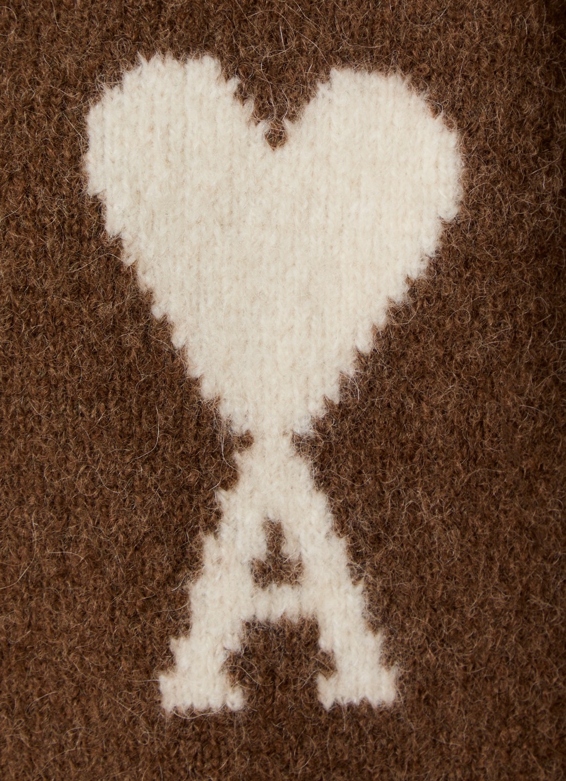 AMI Paris Fijngebreide trui in alpaca wolblend met logo - detail 3 bruin