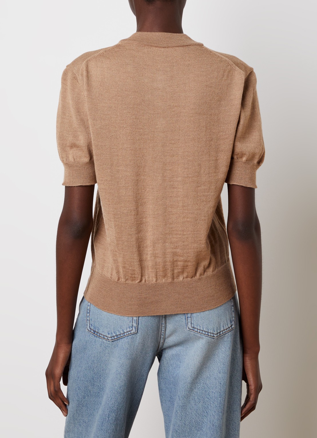 AMI Paris Fijngebreide vest van merino wol - achterkant 5 camel