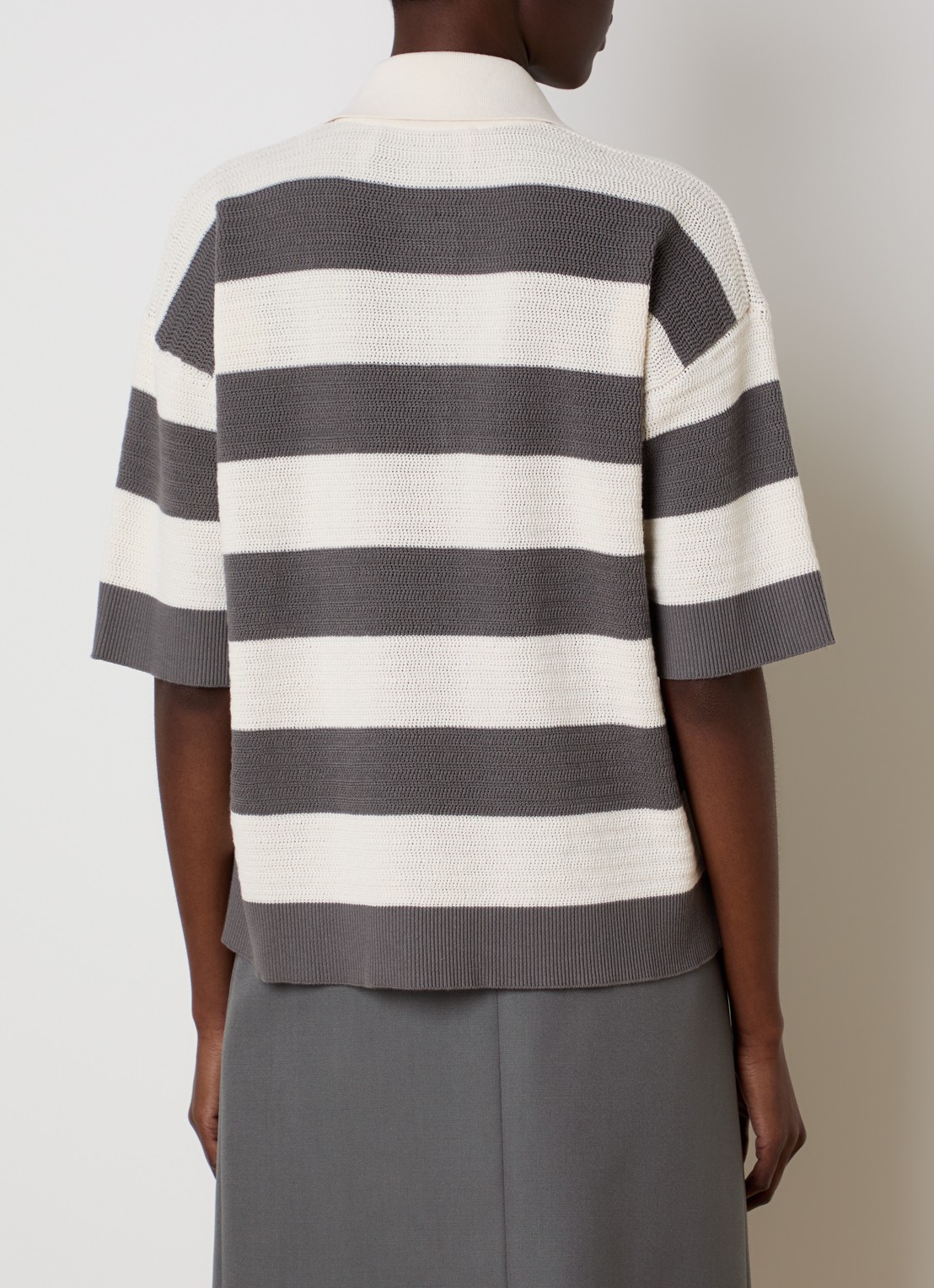 AMI Paris Grofgebreide polo met streepprint en logo - achterkant grijs