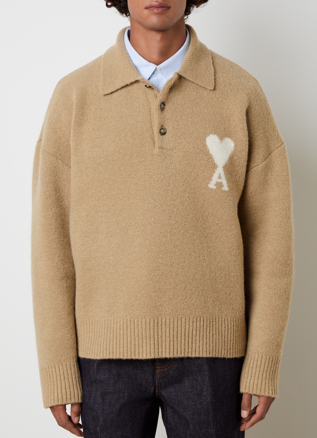 AMI Paris Grofgebreide pullover in wolblend met logo - detail 4 beige
