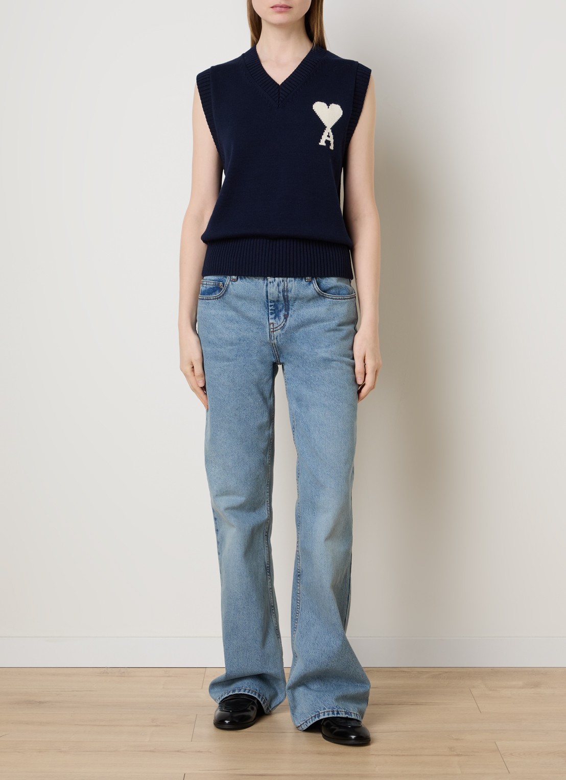 AMI Paris Grofgebreide spencer in scheerwolblend met ingebreid logo - voorkant 4 donkerblauw