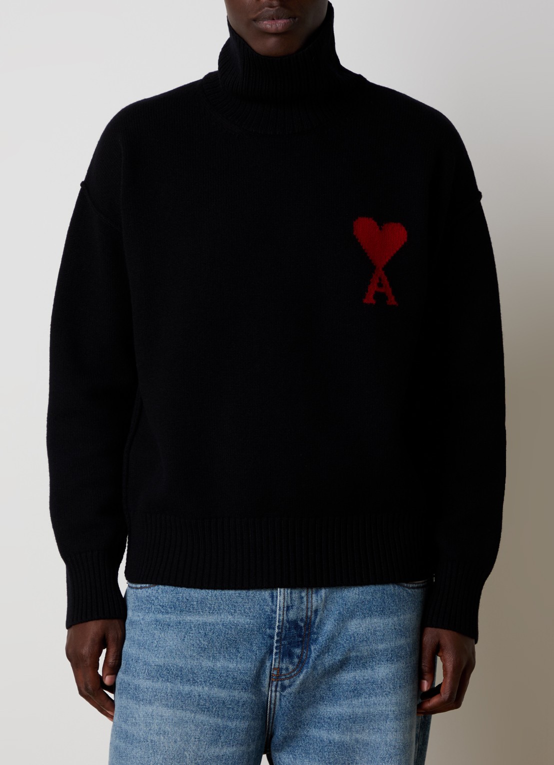 AMI Paris Grofgebreide trui van scheerwol met ingebreid logo - detail 2 zwart