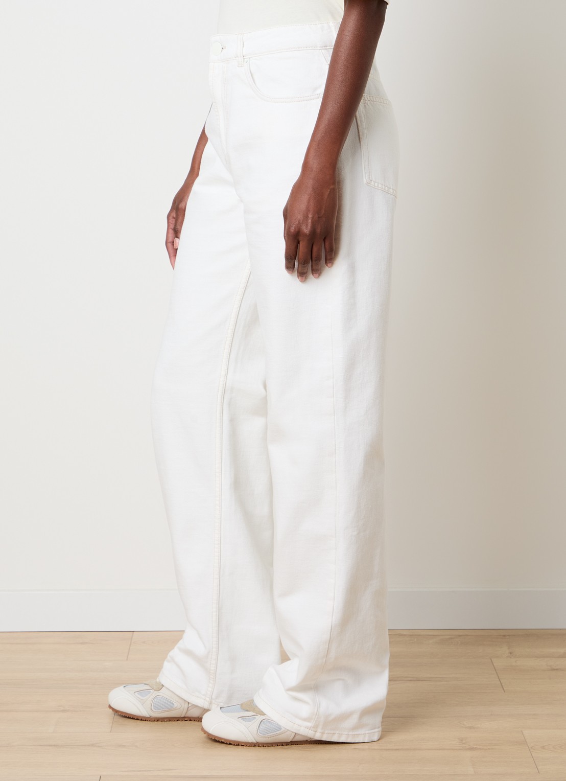 Ami Paris High waist flared jeans met gekleurde wassing - detail 4 gebroken wit