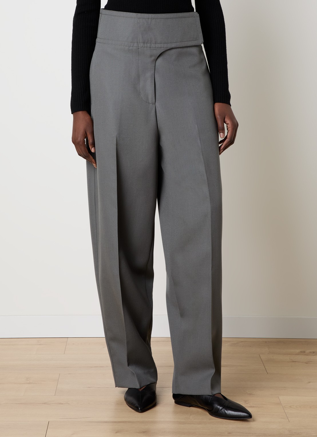 AMI Paris High waist loose fit pantalon van wol met steekzakken - detail grijs