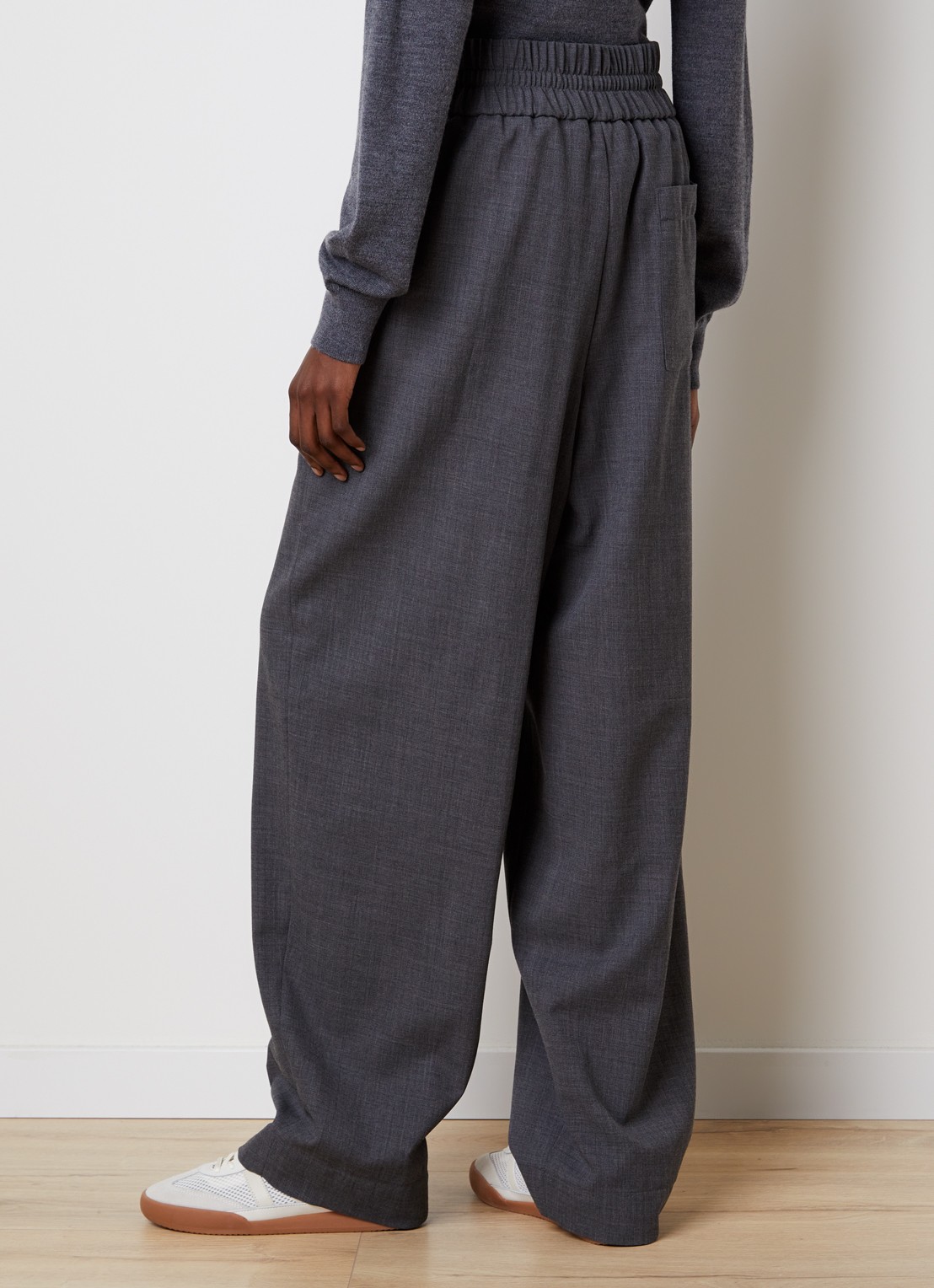 Ami Paris High waist wide fit broek van wol met steekzakken - achterkant 5 grijs