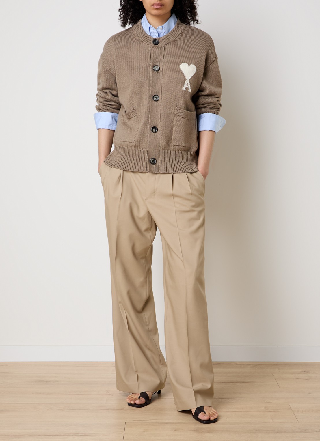 AMI Paris High waist wide fit pantalon van scheerwol - voorkant 5 beige