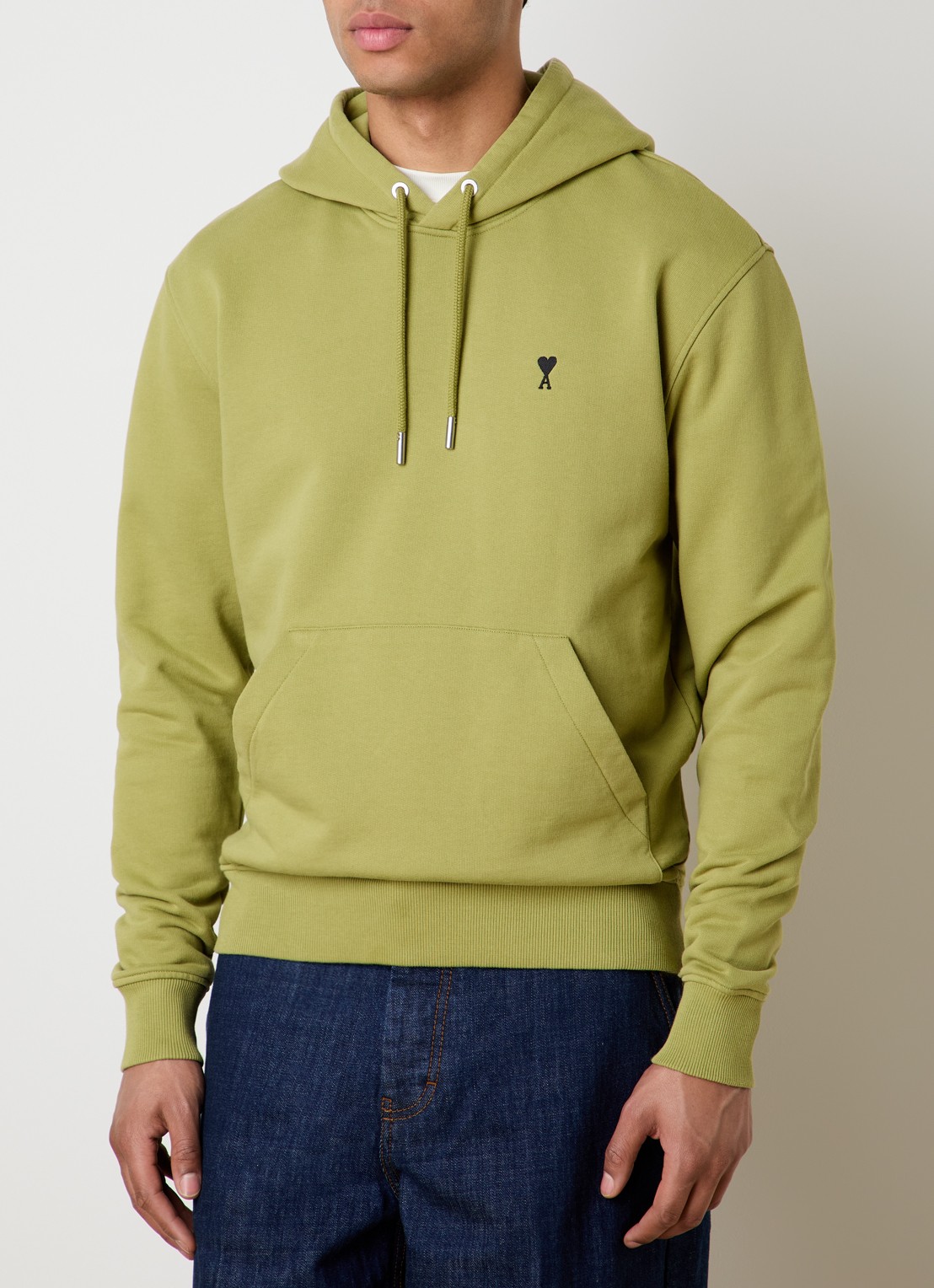 AMI Paris Hoodie met logoborduring - detail 4 mosgroen