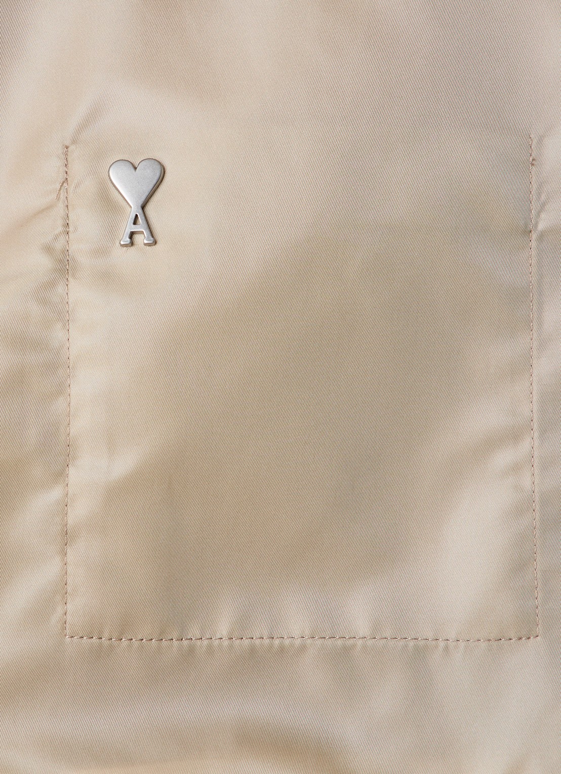 AMI Paris Jack met logo en steekzakken - detail 2 beige