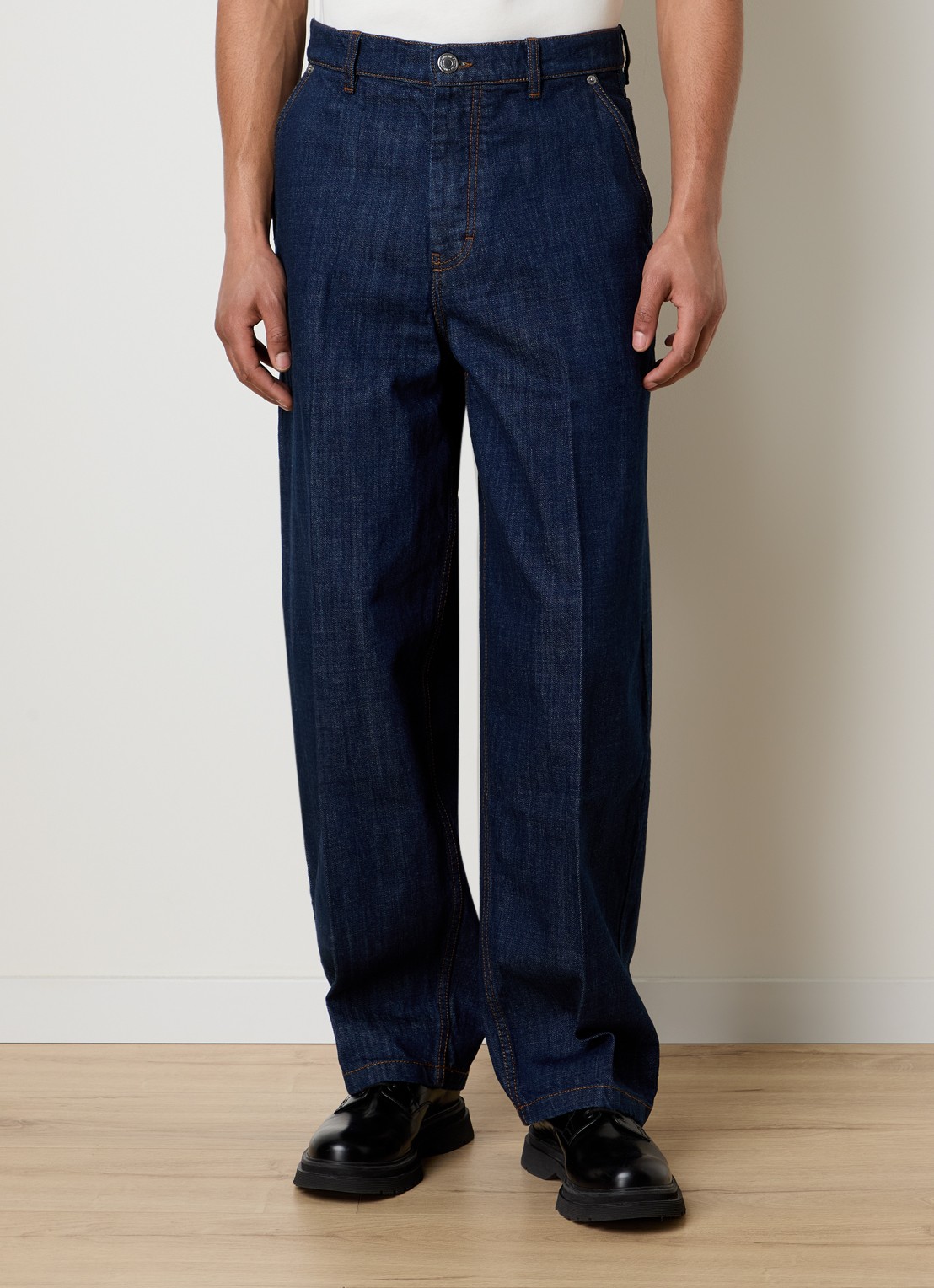 AMI Paris Loose fit jeans met donkere wassing  - detail indigo