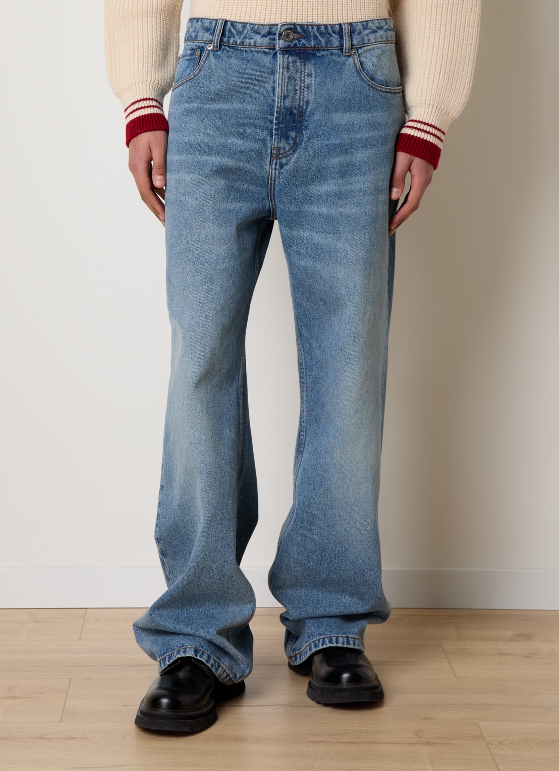 AMI Paris Loose fit jeans met medium wassing - detail indigo