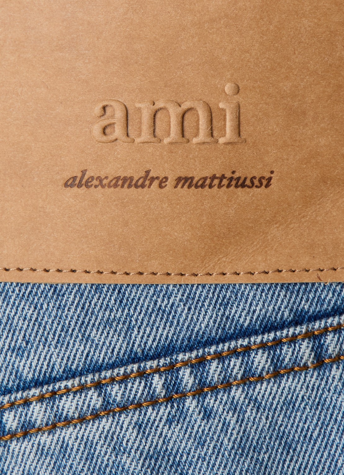AMI Paris Loose fit jeans met medium wassing - detail 3 indigo
