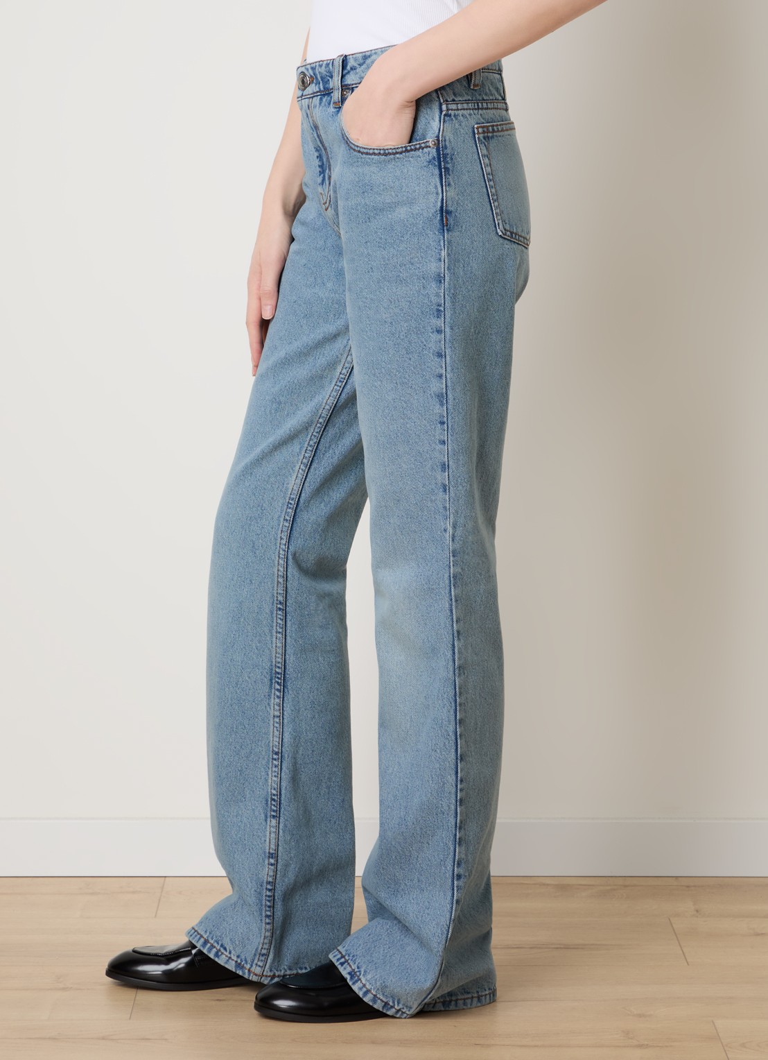 AMI Paris Mid waist bootcut jeans met ritszakken - detail 2 indigo