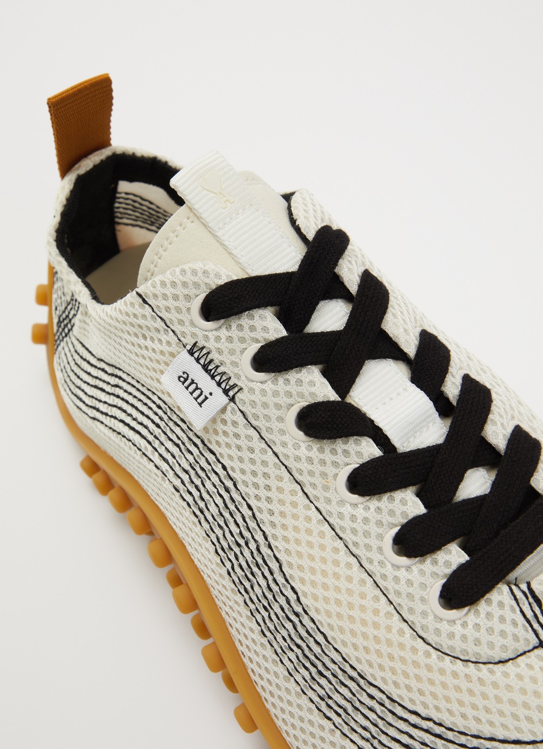 AMI Paris Mirage sneaker met schapenleren details - detail 4 ivoor
