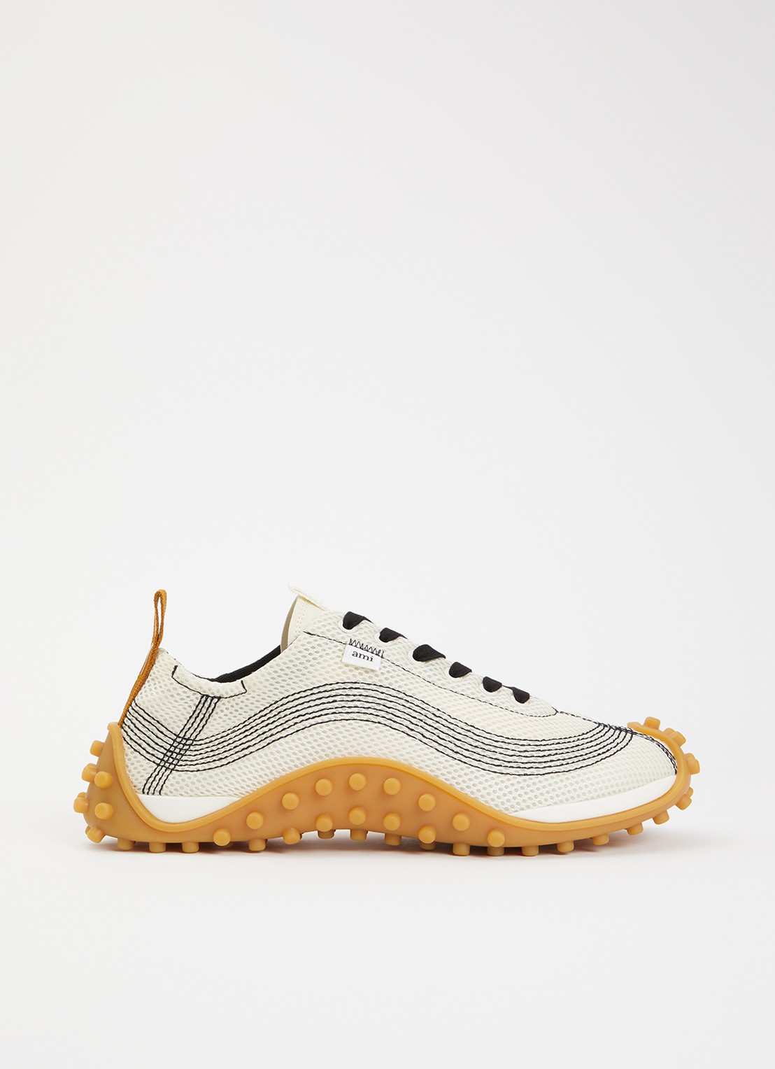 AMI Paris Mirage sneaker met schapenleren details - voorkant 5 ivoor