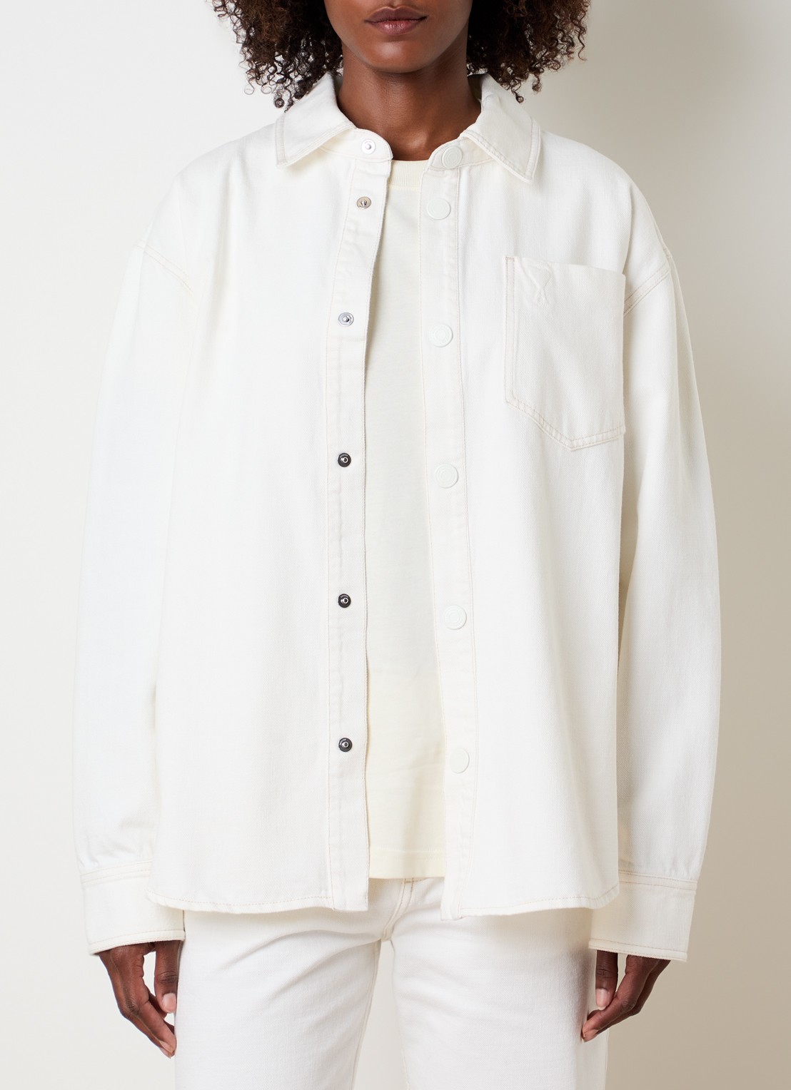 AMI Paris Overshirt met borstzak - detail 2 gebroken wit