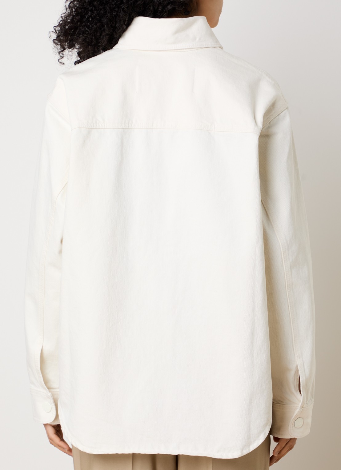 AMI Paris Overshirt van denim met logoborduring - achterkant 3 gebroken wit