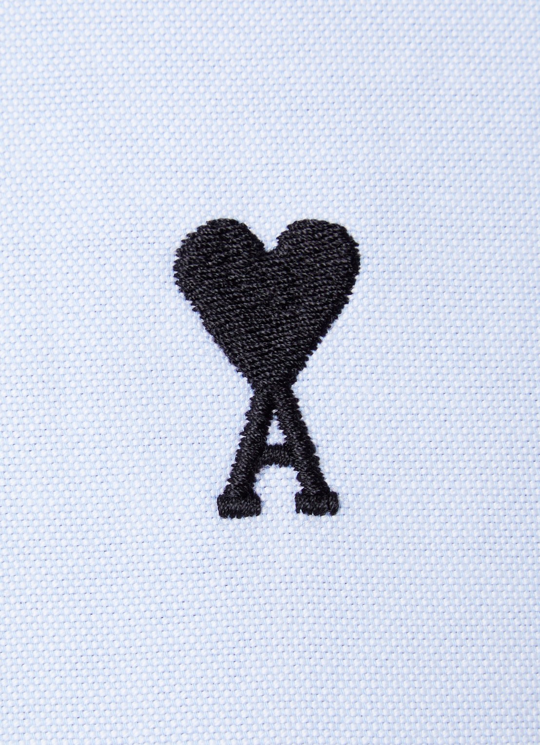AMI Paris Quota blouse met logoborduring - detail 4 lichtblauw