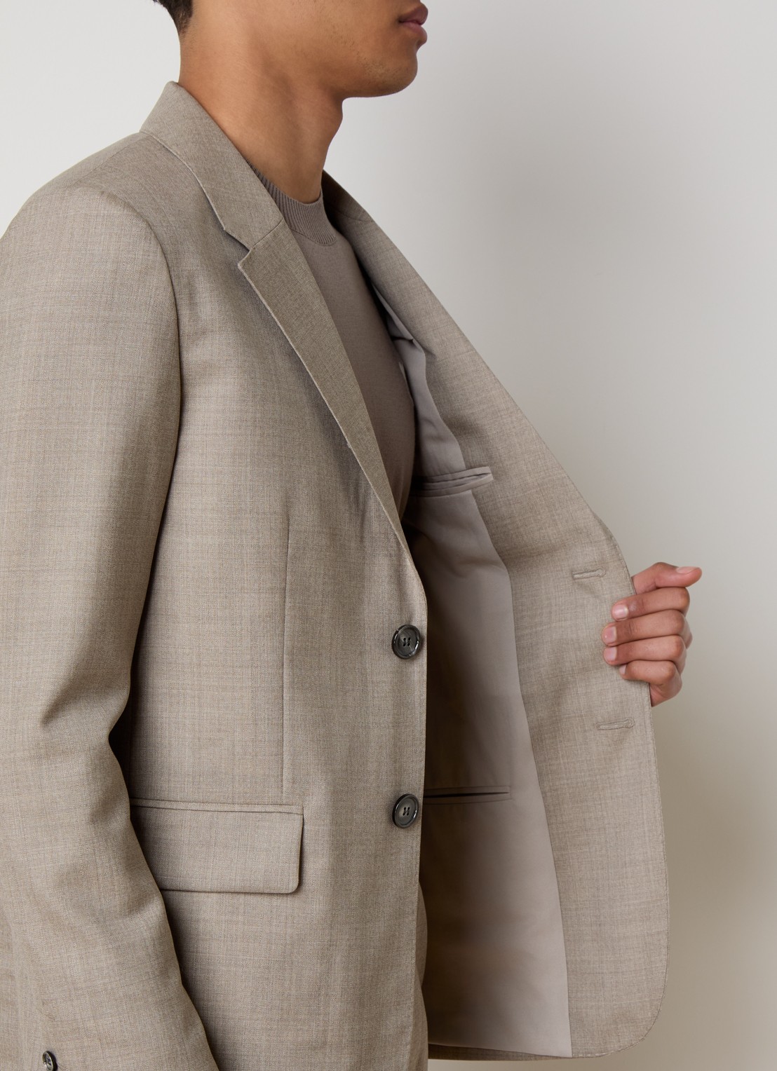 AMI Paris Regular fit colbert van wol met klepzakken - detail 2 zand