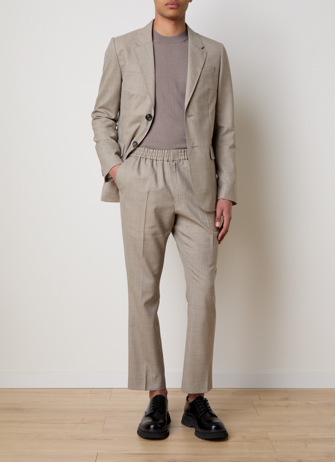 AMI Paris Regular fit colbert van wol met klepzakken - voorkant 5 zand
