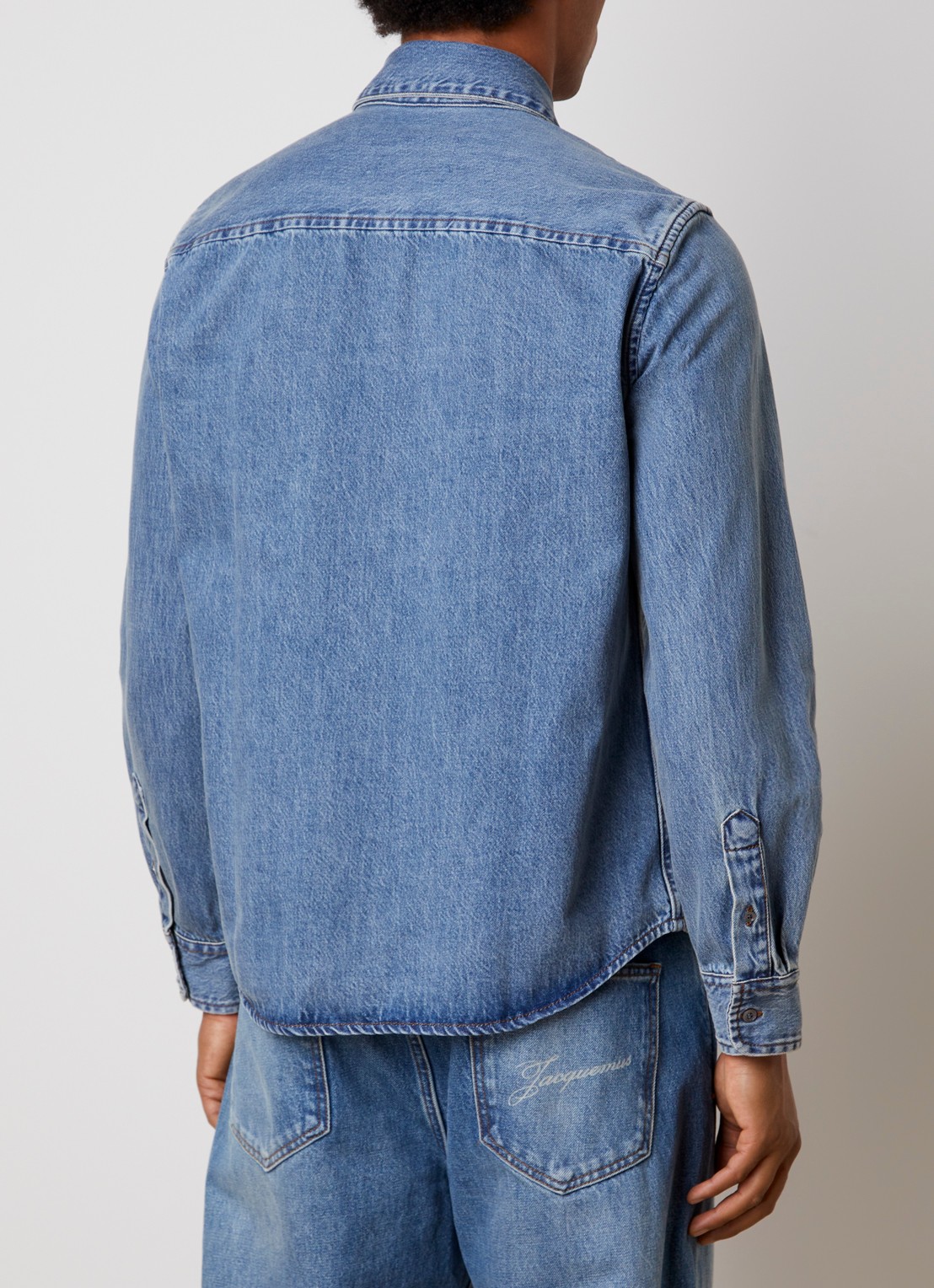 AMI Paris Regular fit overhemd van denim met logo - achterkant 3 indigo