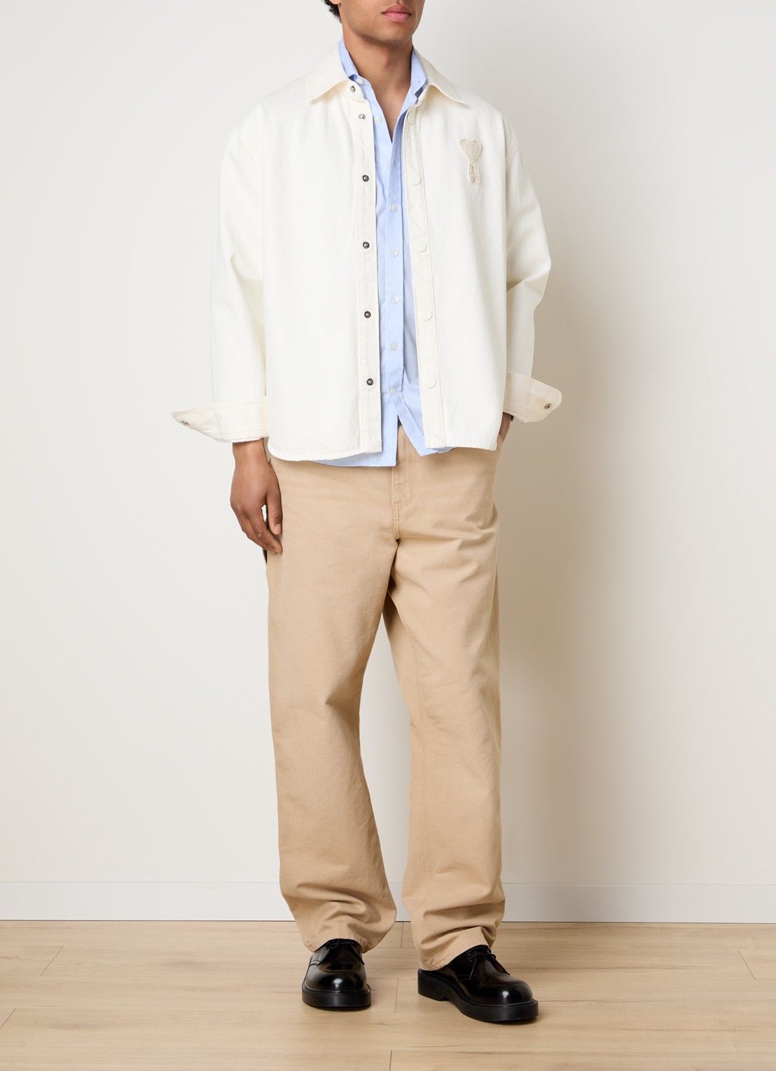AMI Paris Regular fit overshirt met logo - voorkant 5 gebroken wit