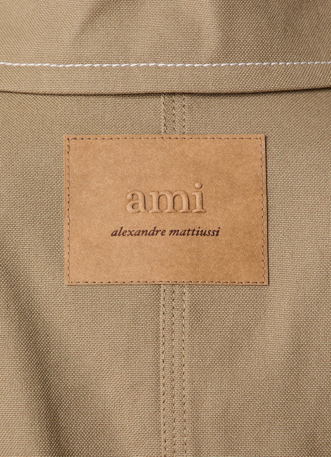 AMI Paris Spijkerjas met opgestikte zakken - detail 3 beige
