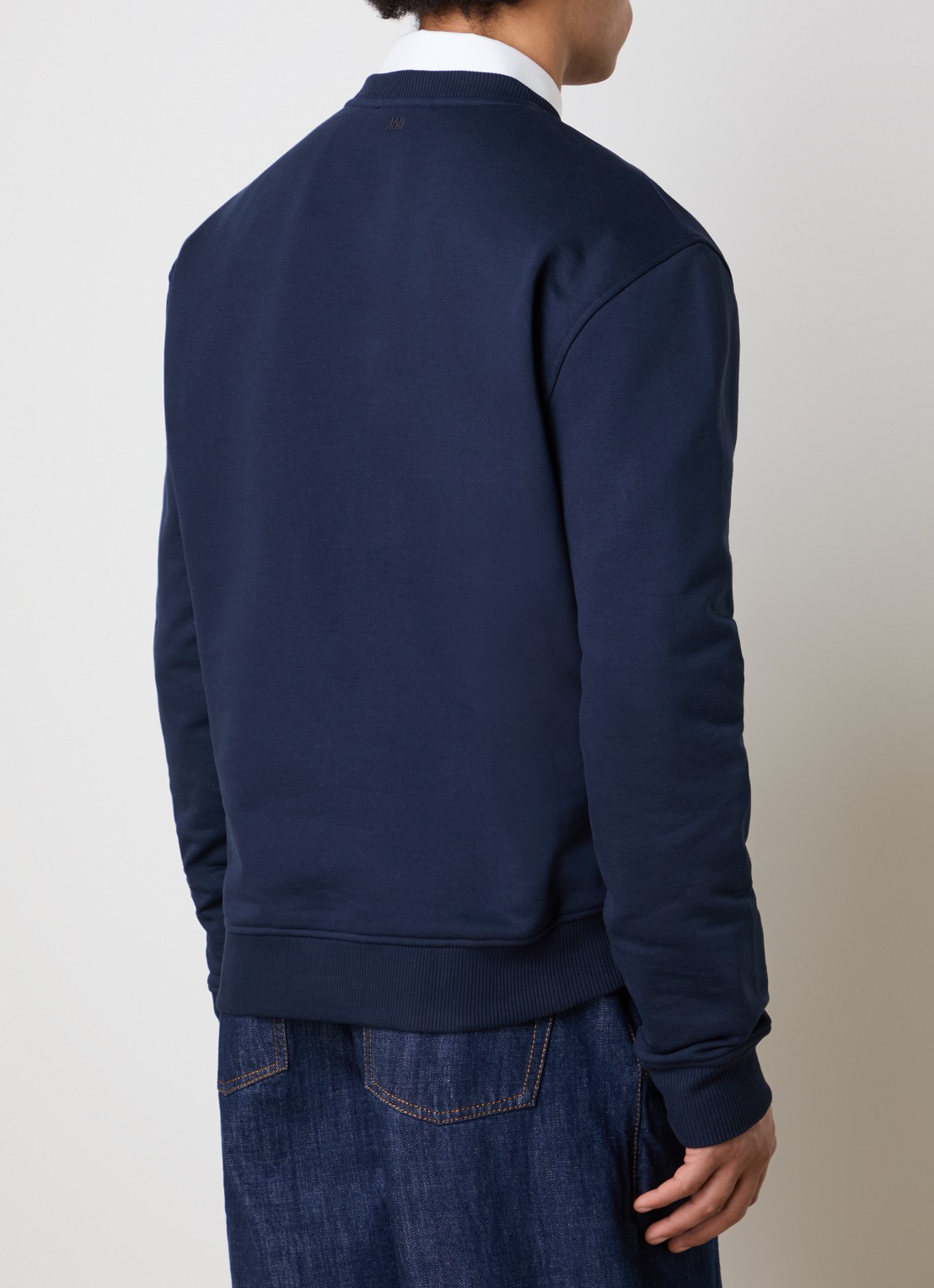 AMI Paris Sweater met logoborduring - achterkant 5 donkerblauw