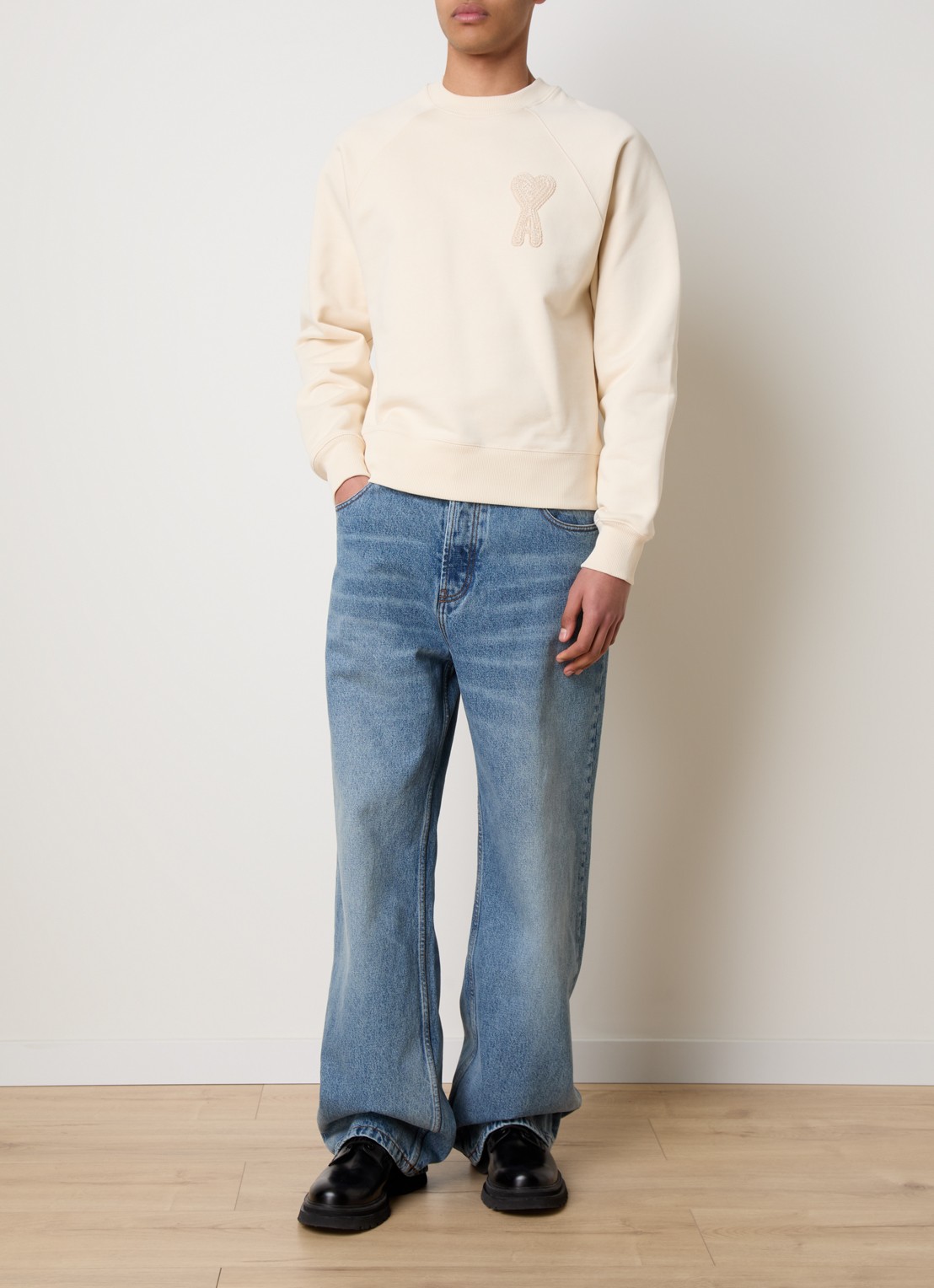 AMI Paris Sweater van  katoen met logoborduring - voorkant 4 creme