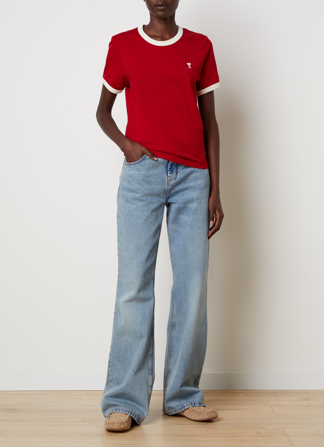 AMI Paris T-shirt met logoborduring - voorkant 4 rood