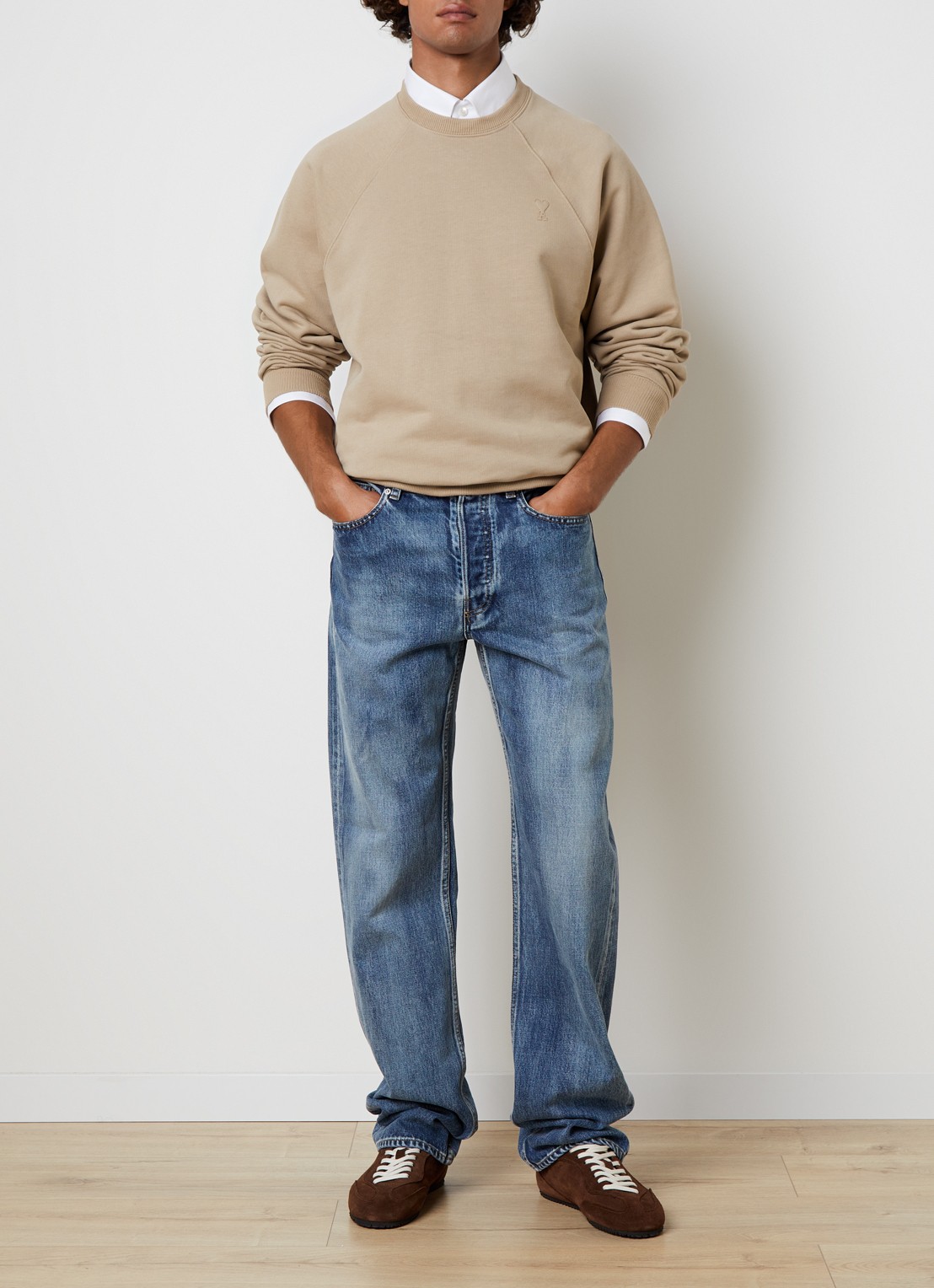 AMI Paris Tonal sweater met ronde hals - voorkant 2 khaki