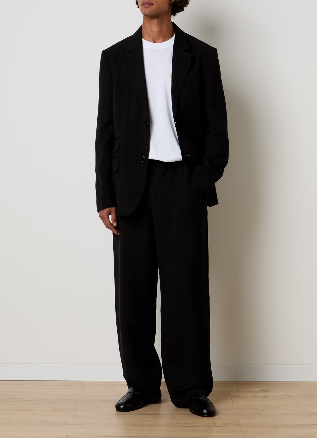 AMI Paris Wide fit broek in linnenblend met steekzakken - voorkant 6 zwart