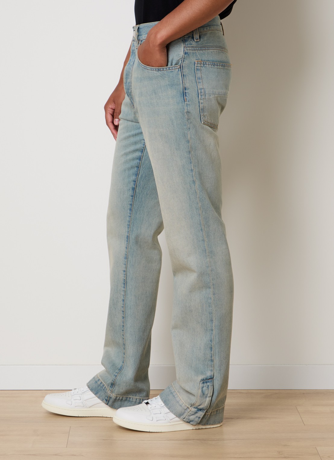 AMIRI Flared jeans met medium wassing en steekzakken - detail 5 indigo