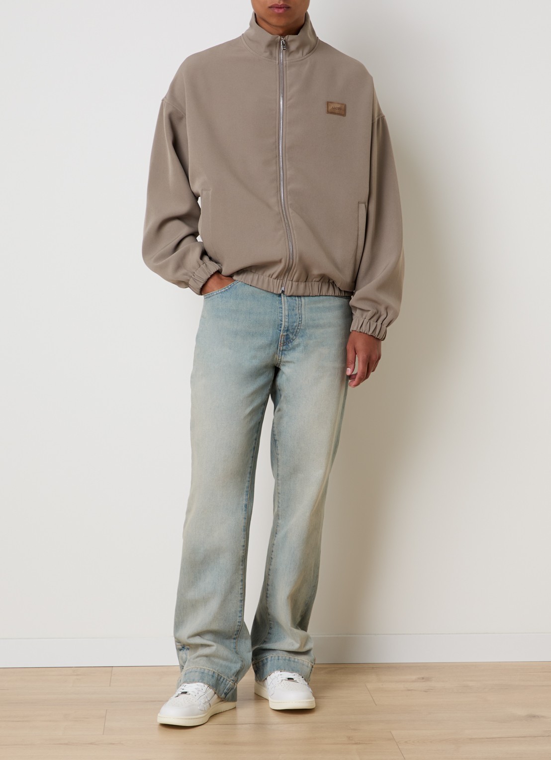 AMIRI Flared jeans met medium wassing en steekzakken - voorkant 2 indigo