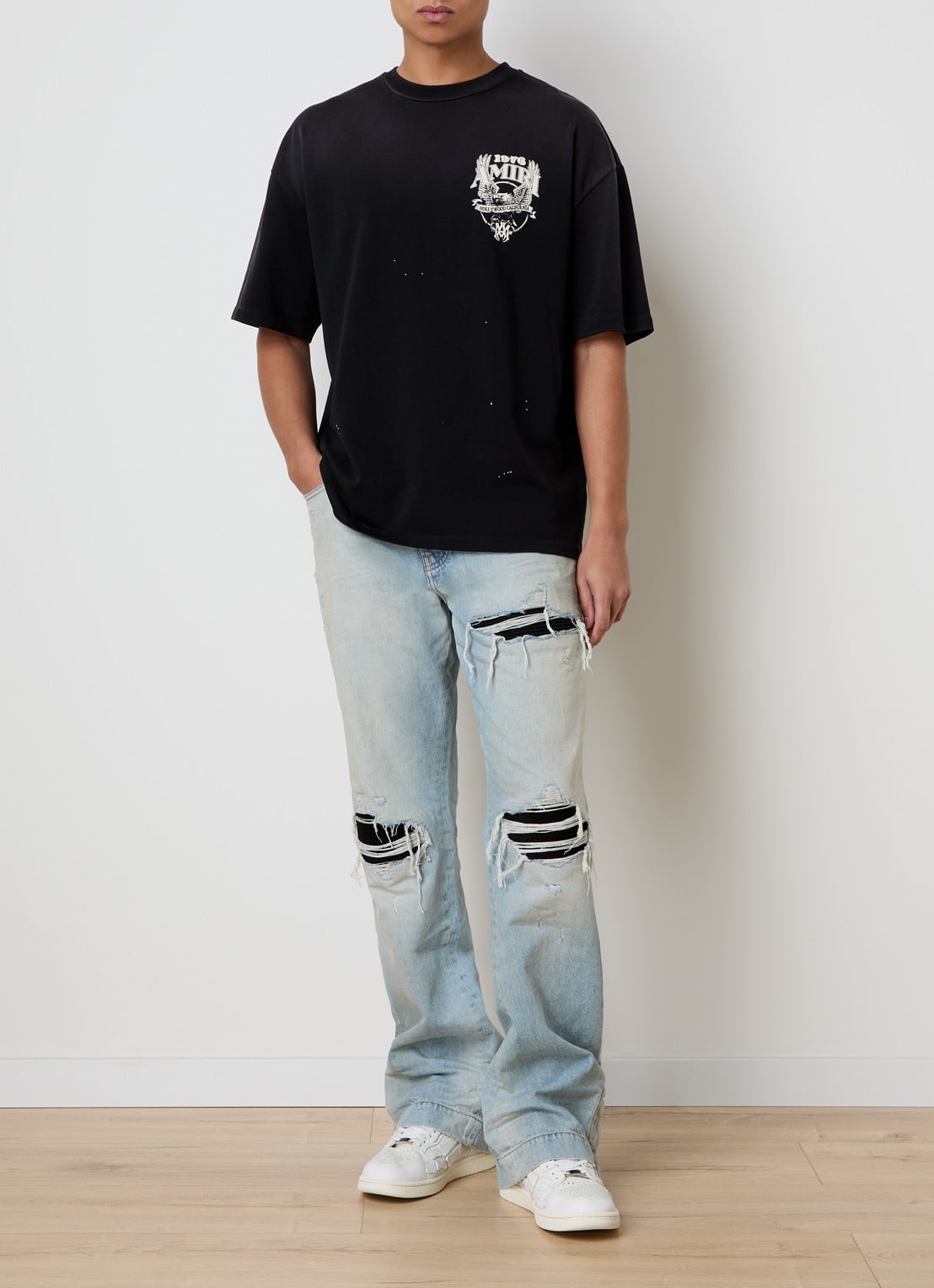 AMIRI MX1 loose fit jeans met destroyed afwerking - voorkant 6 lichtblauw