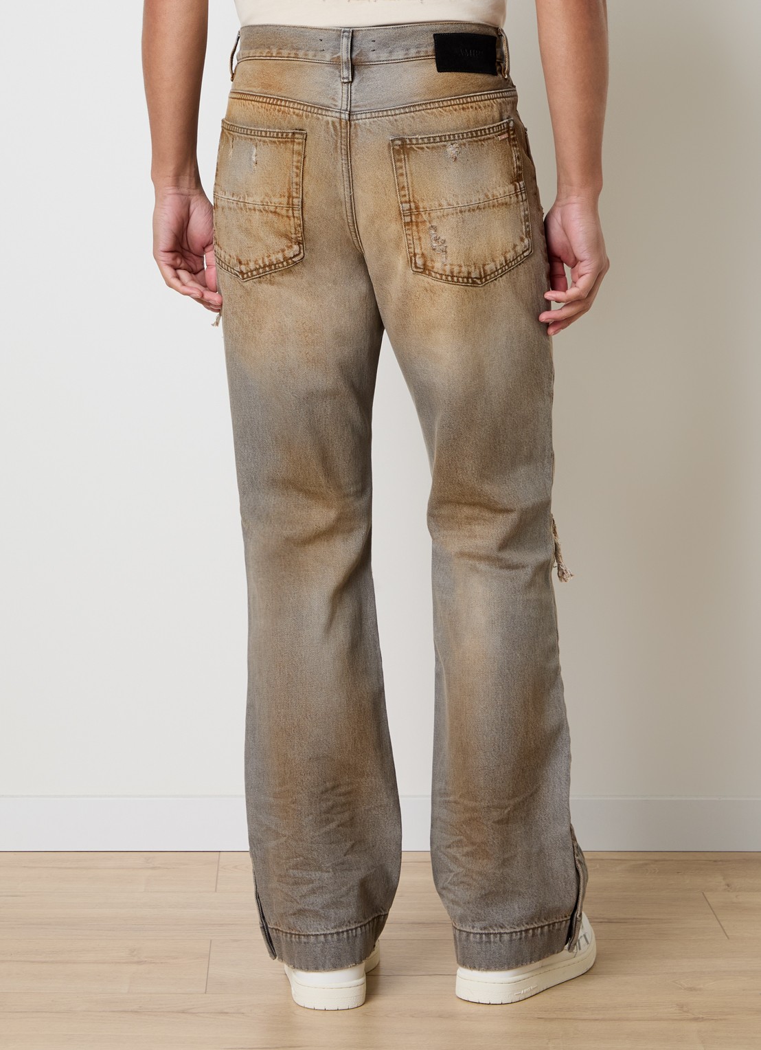 AMIRI MX1 straight leg jeans met destroyed afwerking - achterkant 3 beige