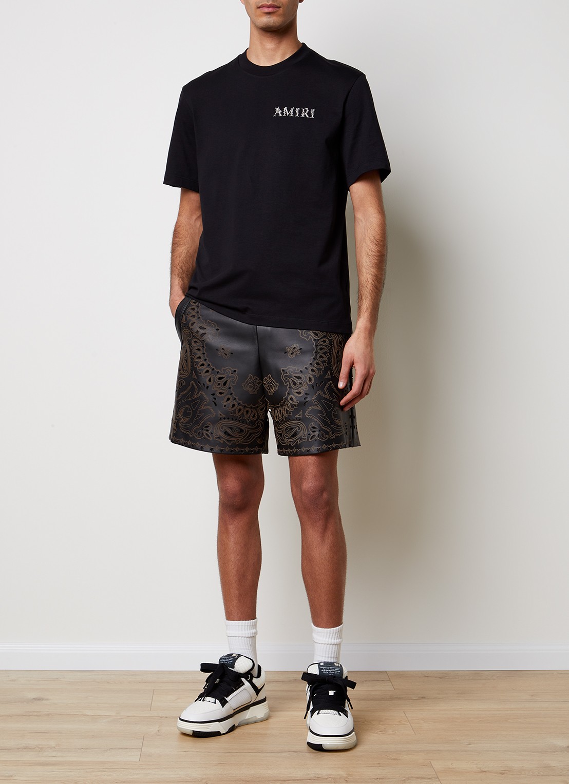 AMIRI T-shirt met logo- en backprint - voorkant 2 zwart