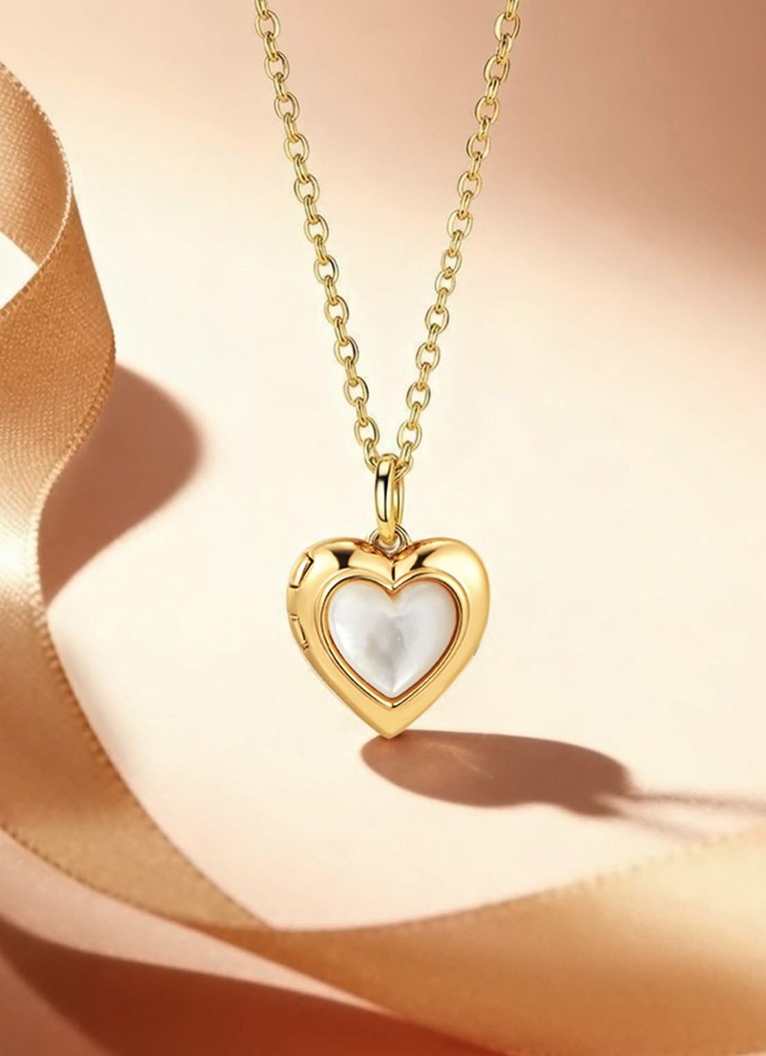 Ania Haie Mothersday's ketting met hanger - detail 3 goud